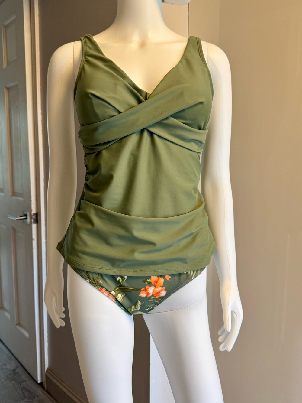 Cupshe Olive Green Floral Tankini Set size Medium